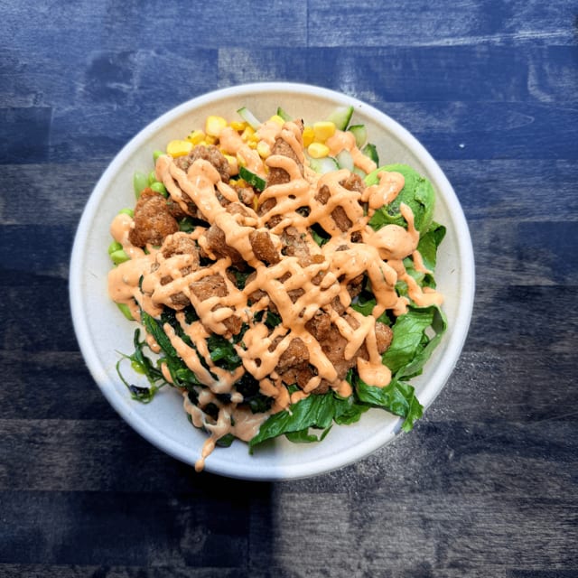 P4- Hot Crispy Chicken Poké Bowl.